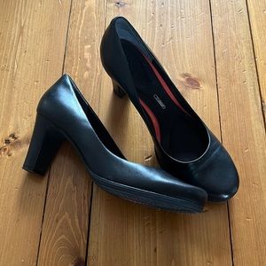 Rockport True Tech Black Heels